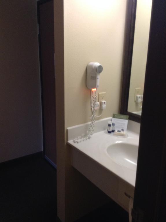 Americinn By Wyndham Republic Quarto foto